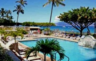 Best Hawaiian Condo Rental pool and jacuzzi